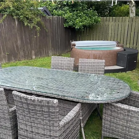 Corner House - Quiet Cul-de-sac *