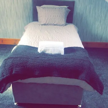 Corner House - Quiet Cul-de-sac Feriehus *