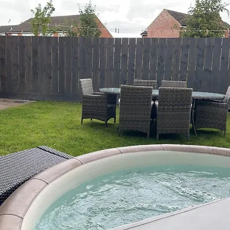 Corner House - Quiet Cul-de-sac 度假居