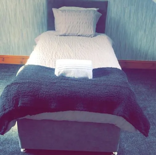 Corner House - Quiet Cul-de-sac 別荘 *